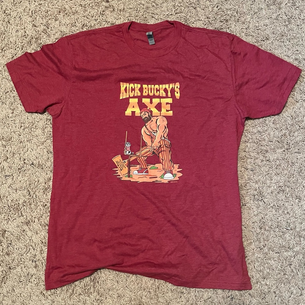 Minnesota Gophers Paul Bunyan’s Axe Wisconsin Rivalry Tshirt NWOT Large Skolsota